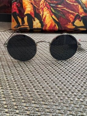 Round Metal Frame Sunglasses with Black Lenses
